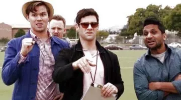 Glasses Ray Ban to David Murray (Justin Bartha) in The New Normal S1E10
