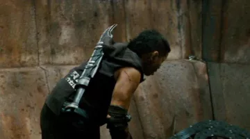 La auténtica espada de Manh (Cung Le) en Pandorum