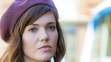 The bérêt Rebecca Pearson (Mandy Moore) in This is us (Season 1)