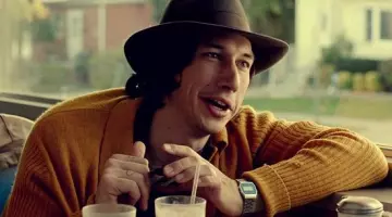 La montre Casio de Jamie (Adam Driver) dans While We’re Young