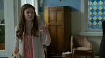 The coral dress Belle (Emilie DeRavin) in Once upon a time