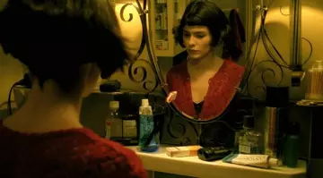 Le flacon d'Eau de bouche Botot de Amélie Poulain (Audrey Tautou) dans Le fabuleux destin d'Amélie Poulain
