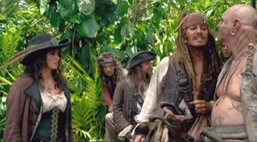 The coat, the red bordeaux of Angelica (Penelope Cruz) in Pirates of the Caribbean 4