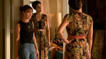 El vestido reelaborado de Annie (Ellie Reed) en Girlboss