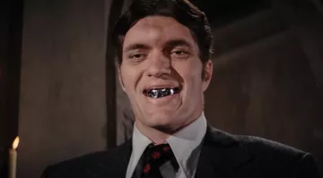 The Shark teeth / Jaws (Richard Kiel) in The spy who loved me