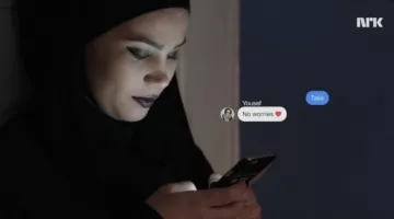 The shell of the phone of Sana (Iman Meskini) in Skam