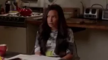 El vestido blanco blanco amarillo Topshop de Santana López (Naya Rivera) en Glee (S05E09)
