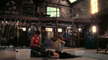 Annie's (Ellie Reed) Shiny Red Tank top en Girlboss (Temporada 1)