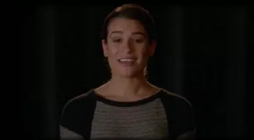 Suéter gris de rachel Berry (Lea Michele) en Glee