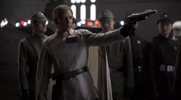 The blaster Orson Krennic (Ben Mendelsohn) in Rogue One : A Star Wars Story