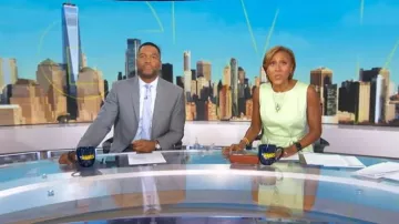 Robe Midi ceinture à boiseries d’Anne Klein portée par Robin Roberts, telle que vue dans Good Morning America le 8 juillet 2026