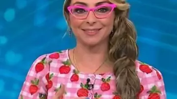 Hoy 2026 Katie Linendoll Pink Radish Print Top visto en Today