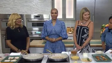 Fashion Nova Maryna vestido Midi con cuentas usado por Evelyn Braxton, visto en Today with Jenna & Sheinelle el 10 de julio de 2026