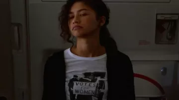 Vota por mujeres camisa de manga larga que lleva MJ (Zendaya) en Spider-Man: No Way Home