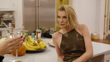 Camiseta de tirantes de cuero marrón Cult Gaia llevada por Lindsay Hubbard vista en In the City (S01E08)