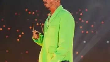 Final Show Paris 2026 Traje verde J Balvin