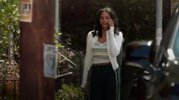 Pantalon Julien Poplin de la Réforme porté par Layla Keating (Greta Onieogou) tel que vu dans All American (S08E02)