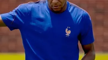 Copa Mundial de la FIFA 2026 Kylian Mbappé entrenando camiseta Francia