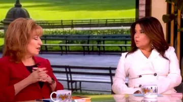 Robe Blazer Lilith de Diane von Furstenberg portée par Ana Navarro telle que vue dans The View le 16 juillet 2026