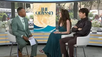 Sandalias Manhattan de cuero metálico Gianvito Rossi 95mm llevadas por Anne Hathaway vistas en Today, el 16 de julio de 2026