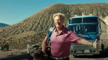Chemises de golf du magasin Michel Rouen Polo à manches courtes portées par Lonnie « The Hawk » Hawkins (Will Ferrell) telles que vues dans The Hawk (S01E05)