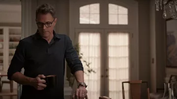 Bracelet à sangles NATO en nylon sable noir porté par Henry McCord (Tim Daly) dans Madam Secretary (S05E01)