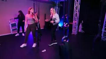 Leggings de Alo Yoga 7/8 de talle alto de Airlift llevadas por Shannon Beador vistas en The Real Housewives of Orange County (S20E02)