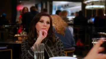 Abrigo auténtico Dior llevado por Heather Dubrow visto en The Real Housewives of Orange County (S20E02)