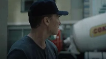 Casquette à strapback des Yankees de 47 ans de New York portée par David Burroughs (Sam Worthington) telle que vue dans I Will Find You (S01E04)