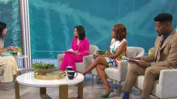 Express Editor Mid Rise Relaxed Trouser Pant worn by Jo Ling Kent as seen in CBS Mornings on July 17, 2026