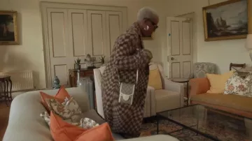 Sac GG Supreme Monogram Azalea Calfskin Mini Horsebit porté par Pinky Cole dans l'épisode 14 de la saison 17 de The Real Housewives of Atlanta.