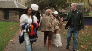Bottes en autruche Yves Saint Laurent portées par Kelli Potter dans l'épisode 15 de la saison 17 de The Real Housewives of Atlanta.
