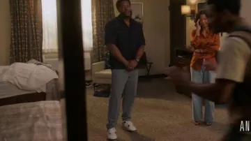 Nike Air Jordan 4 portées par Cassius Jeremy (Alexis Santiago) dans l'épisode All American (S08E03)