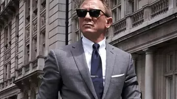 James Bond No Time To Die Grey Suit of James Bond (Daniel Craig) in No Time to Die