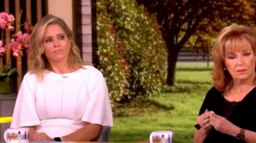 Pull à col bateau Veronica Beard Rhennan porté par Sara Haines dans l'émission The View le 21 juillet 2026
