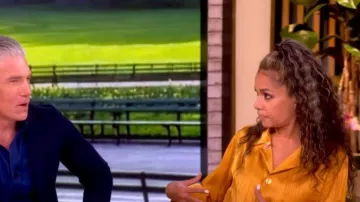 Veste jacquard ceinturée Forte Forte portée par Sunny Hostin dans l'émission The View le 22 juillet 2026.