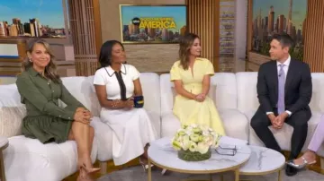Robe-chemise courte Ralph Lauren en toile de coton froncée à panneaux, portée par Ginger Zee dans l'émission Good Morning America le 21 juillet 2026.