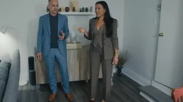 Aritzia Standout Blazer worn by Page Turner as seen in Love It or List It (S21E03)