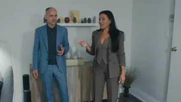 Aritzia Attire Vest Crepette™ worn by Page Turner as seen in Love It or List It (S21E03)