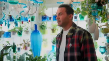 Chaqueta de trabajo negra de Billionaire Boys Club usada por Jennifer Pedranti como se ve en The Real Housewives of Orange County (T20E03)