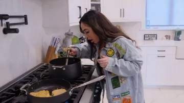 Veste en jean Nikki Lund Thora Patch portée par Angelina Pivarnick dans l'épisode Jersey Shore : Family Vacation (S09E10)