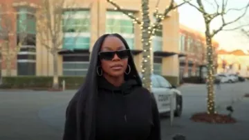 Lunettes de soleil Palm Angels Belvedere portées par Ashley Larue dans l'épisode Heart and Hustle Houston (S02E08)