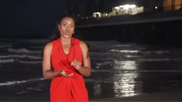 Robe plissée sans manches H&amp;M portée par Priscilla Thompson dans l'émission Today le 24 juillet 2026