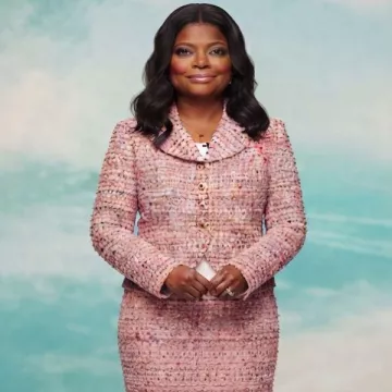 Chaqueta rosa de tweed de Octavia Spencer, vista en Good Morning America.