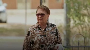 Instacart Long Sleeve Button Front Point Collar Blouse worn by Eleanor as seen in Belle Collective (S08E04)