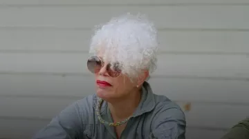 Gafas de sol de montura redonda de Giorgio Armani usadas por Marlene, tal como se ve en Belle Collective (T08E04).