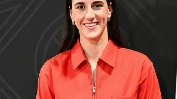 Chaqueta roja de Caitlin Clark para el Juego de Estrellas de la WNBA 2026