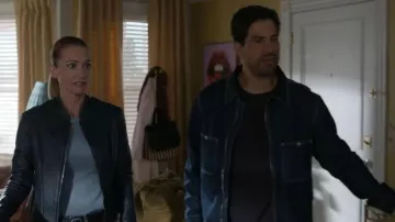 Chaqueta vaquera Knickerbocker Pacific usada por Luke Alvez (Adam Rodriguez) como se ve en Criminal Minds (T19E03)