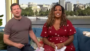 T-shirt John Smedley Belden Slim-Fit Sea Island en coton porté par Dermot O'Leary dans l'émission This Morning du 24 juillet 2026.