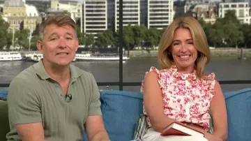 Ceinture Sézane Taylor portée par Cat Deeley, vue dans l'émission This Morning le 16 juillet 2026.